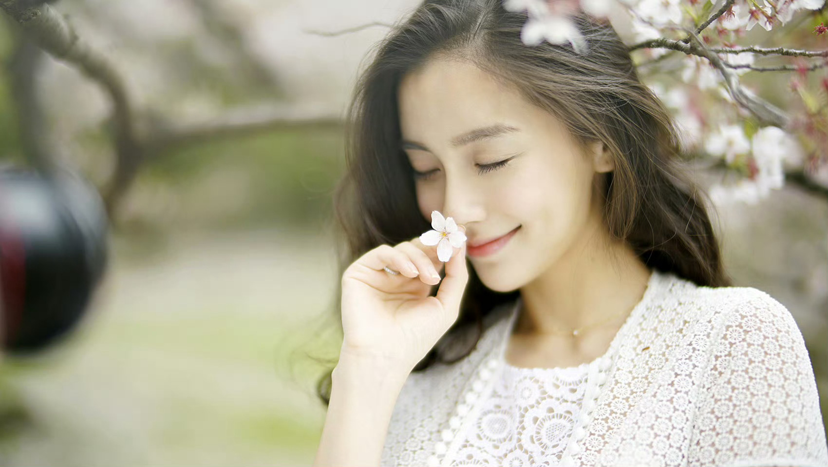 凝聚v力量 🌸 这个春天和angelababy一起温柔陪伴 关于春天的故事，请