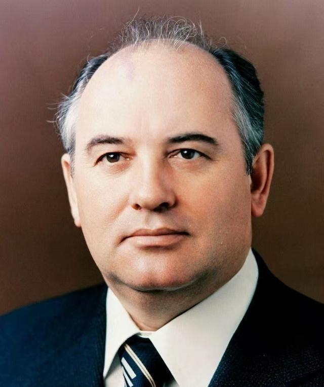 苏联为什么解体了，网上的理由说了一大堆，其实真正的原因只有一个：既得利益者已经把