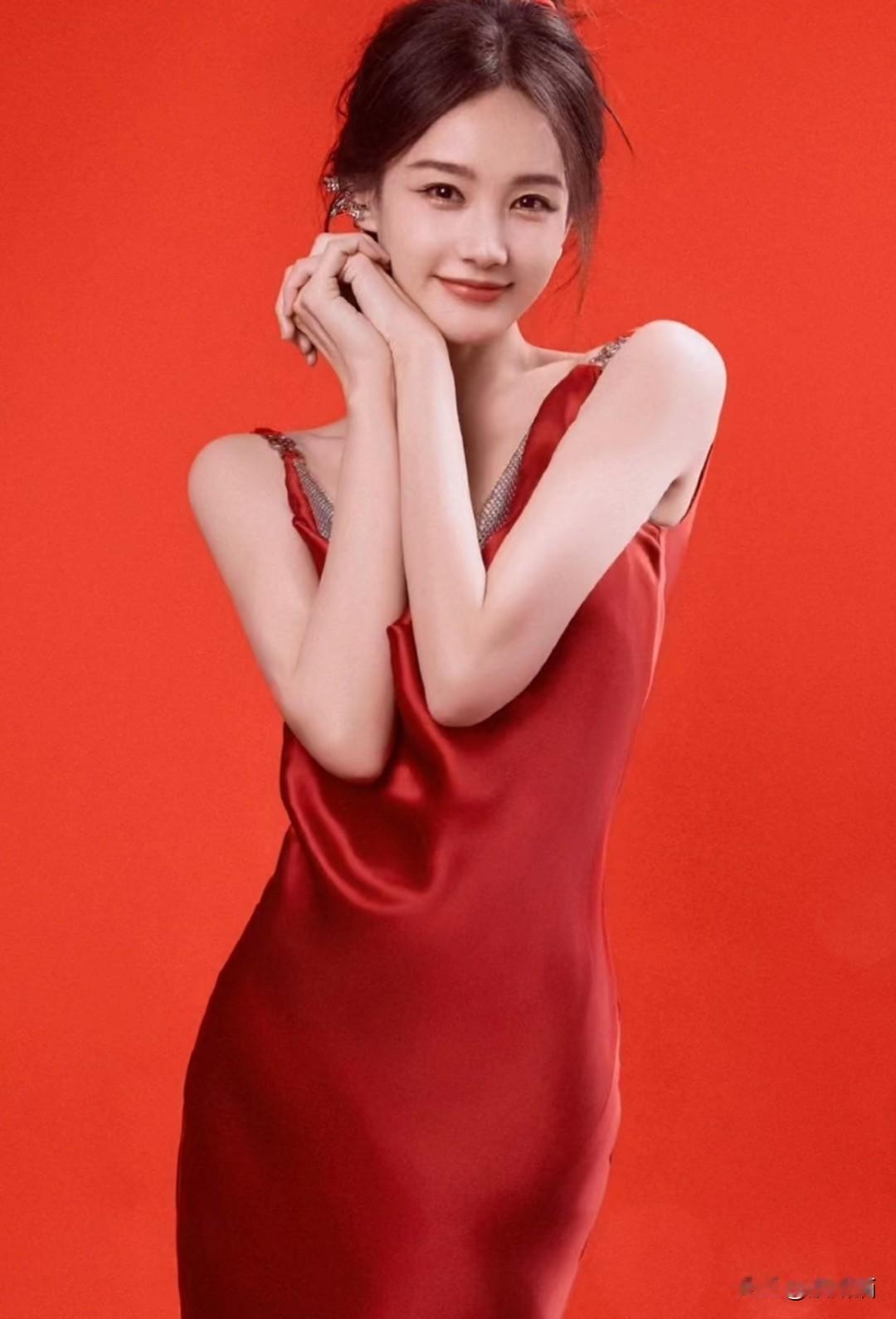 我都震惊了，一个主播说她10多年前花14万买的钻石项链，拿着发票去变现才值二三百