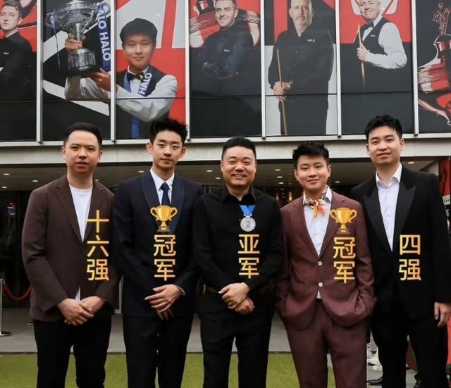 这图真绝，直接存了。

光影质感没得说，比精修图还好看。好东西必须分享，大家一起
