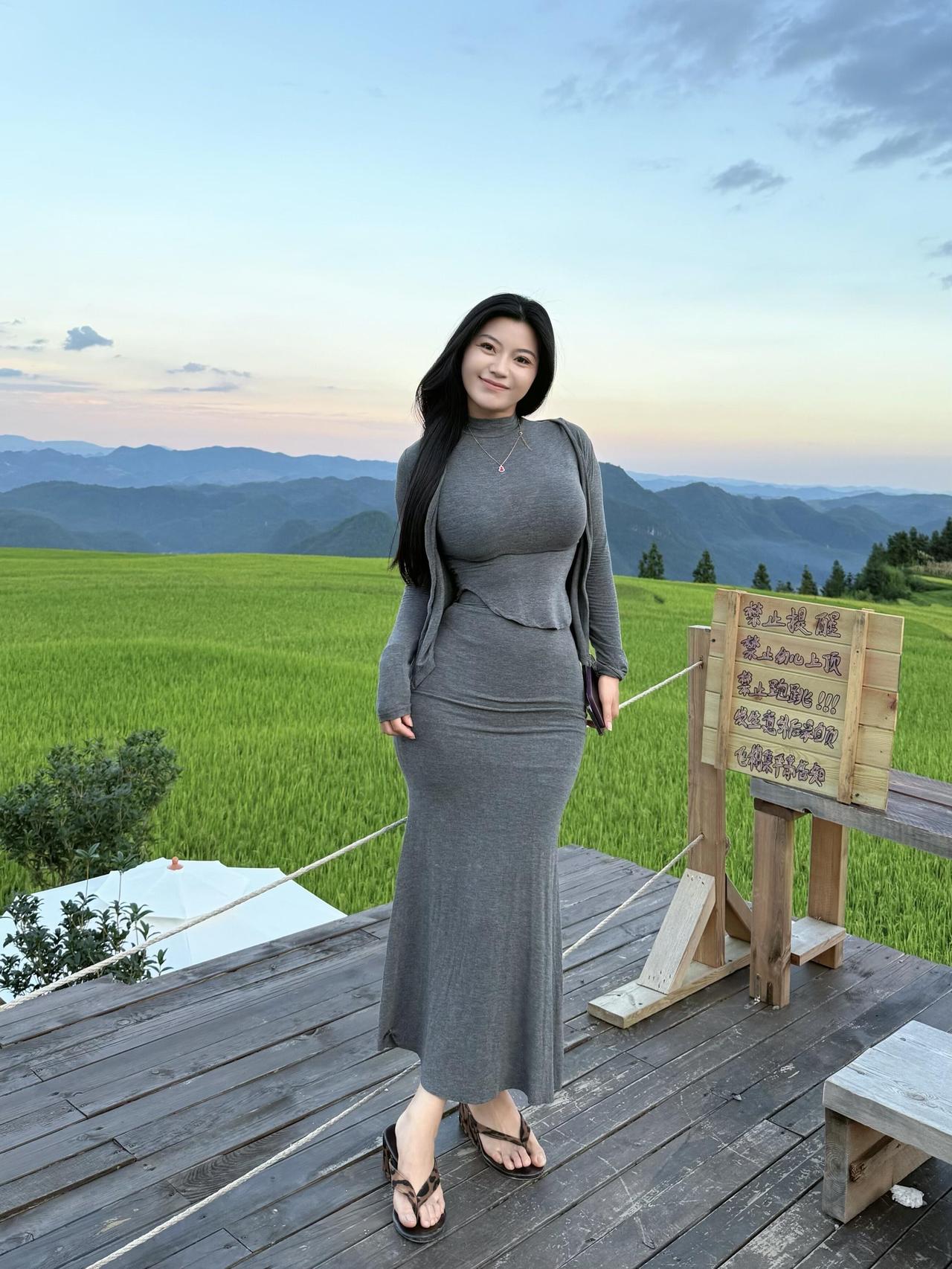 好喜欢自己的身材[呲牙]爱自己最有魅力 好身材 女性身材 沙漏型身材 微胖 腰臀