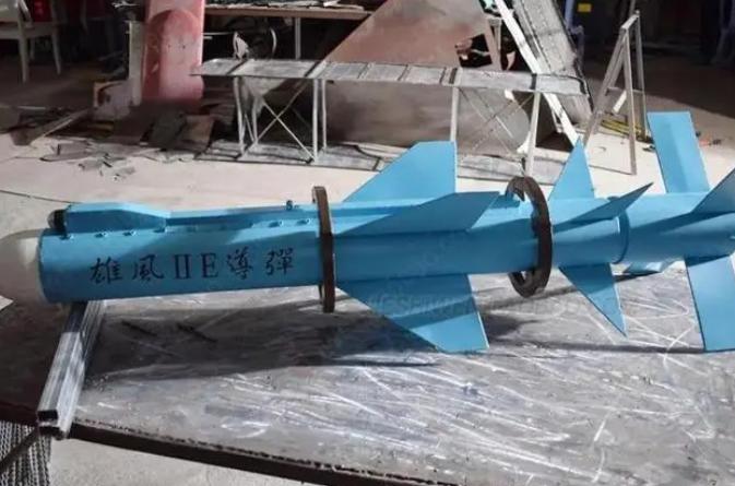 台军方人士公然放话：必要时可对大陆进行主动攻击，在解放军武器发射之前"直接跨海解