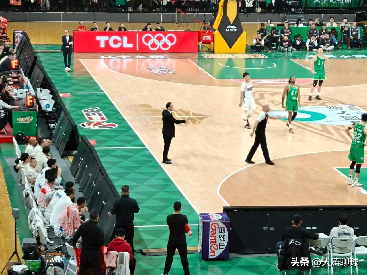 精锐就是精锐！昨晚北京首钢客场对阵辽宁本钢，在半场落后8分的情况下，许利民指导利