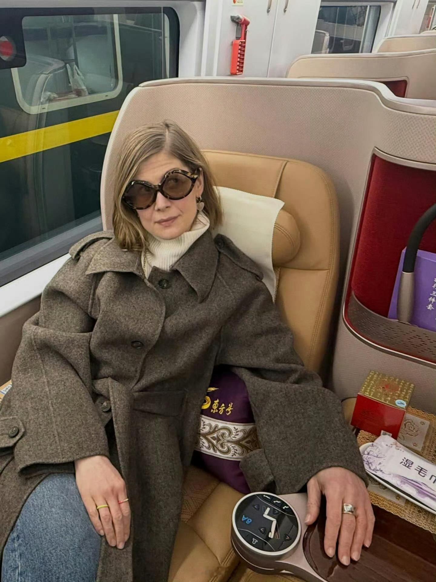 电影影讯 可爱的裴淳华——来华宣传即将定档上映的《非穷尽列举》（话剧电影），裴淳