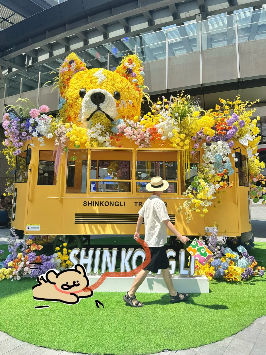 太可爱了❗️巨型柯基列车已到重庆站🐶