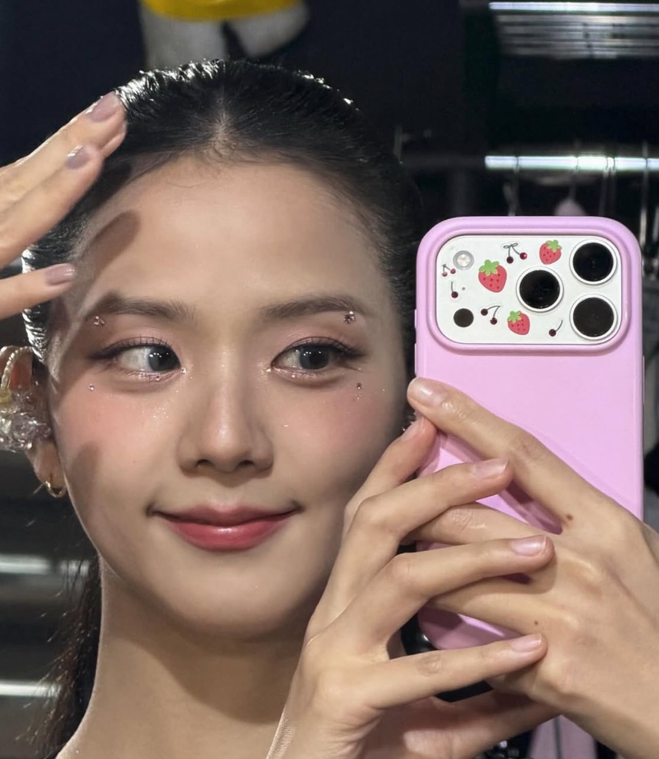 Jisoo、Jennie、Lisa的手机贴纸✨（目前还未看到彩英的）已知咻咻姐的