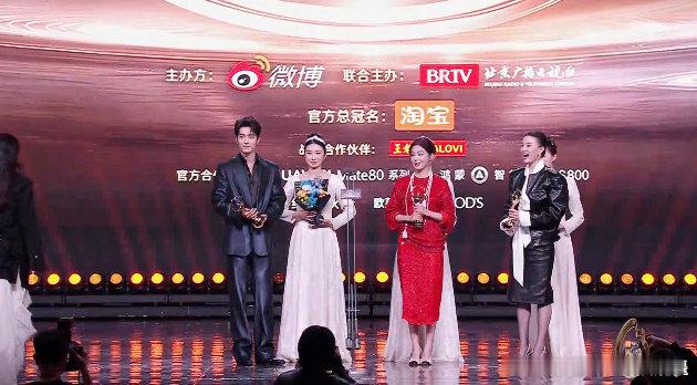 宋佳肖战辛芷蕾年度榜样影人肖战年度榜样影人获奖感言 宋佳肖战辛芷蕾年度榜样影人 