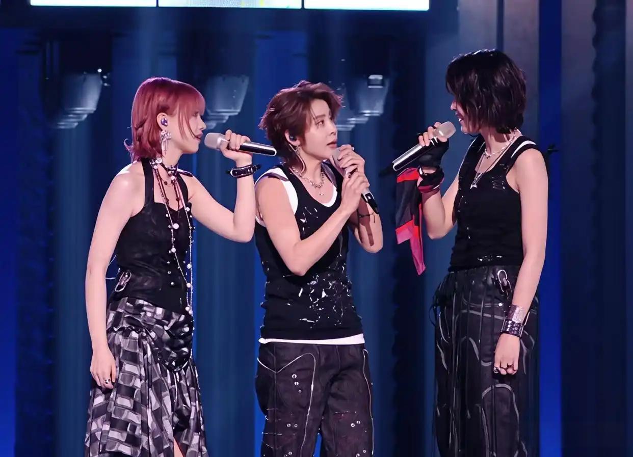 乘风二公《篇章》高能舞台引爆全场，王濛跨界演绎惊艳无数人。昔日冰雪赛场上的奥运冠