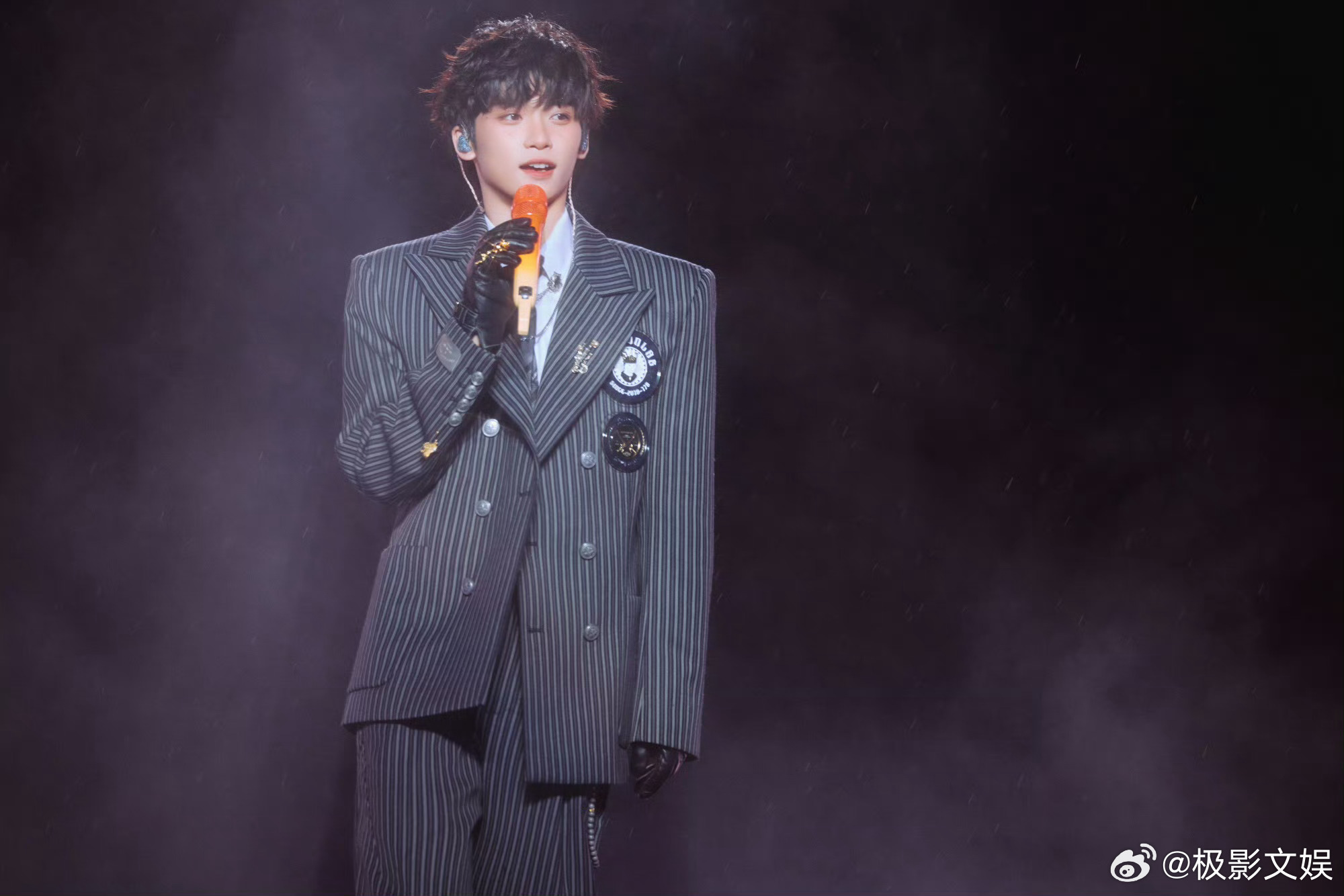 梓渝此刻定格美好梓渝大眼音乐节舞台照梓渝大眼音乐节舞台照，此刻定格美好，绝了绝了