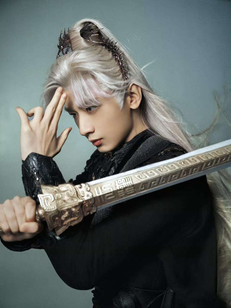 成毅赴山海cy成毅成毅的演技如同沉稳而又开放的土地，孕育着更加美好的未来。成毅｜