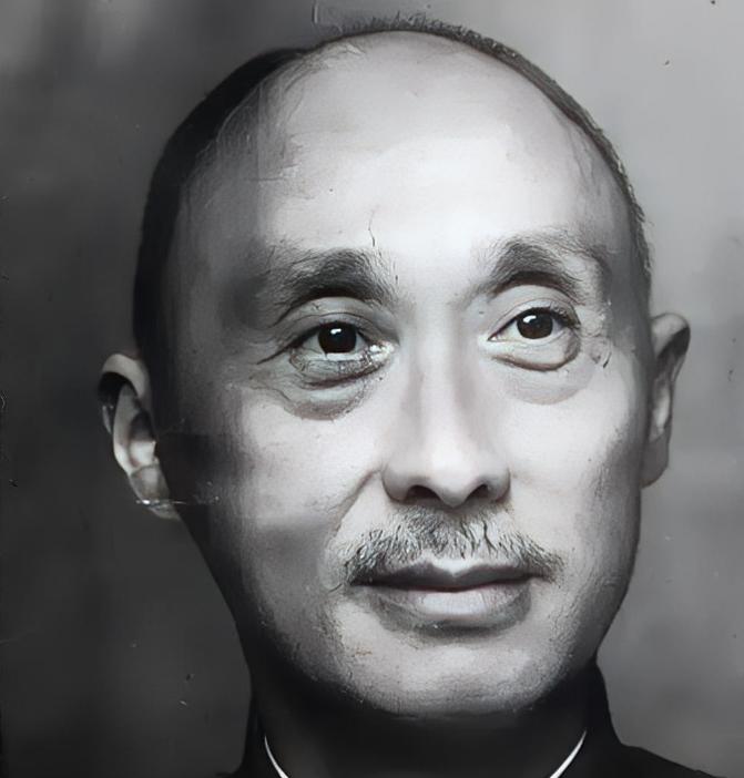 1948年，曾经开着汽车在光天化日之下奸淫妇女，活生生踢死佣人的国军中将王泽浚，