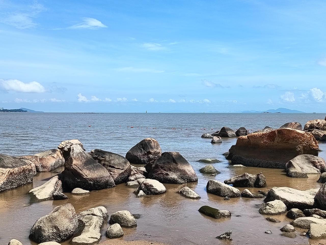 ?
哈喽各位，我是怕你踏空、又怕你站岗的牛哥。 
上周四急跌之后，周五一根阳线强