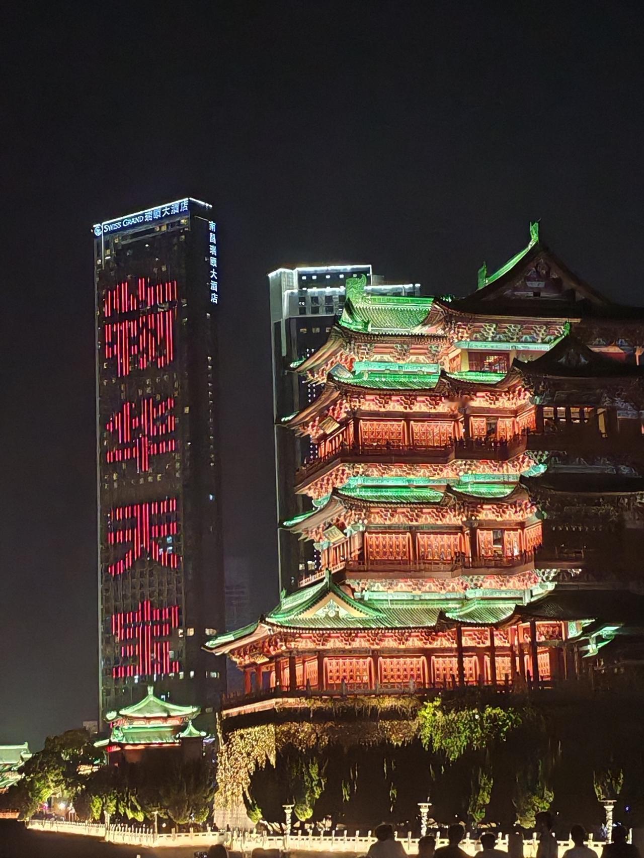 美股的科技股还在补跌，A股科技股同步后尘，昨日盘面上一个比较鲜明的风格是老登个股