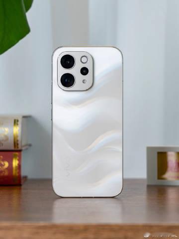 vivo S50告白和田曦薇简直天搭