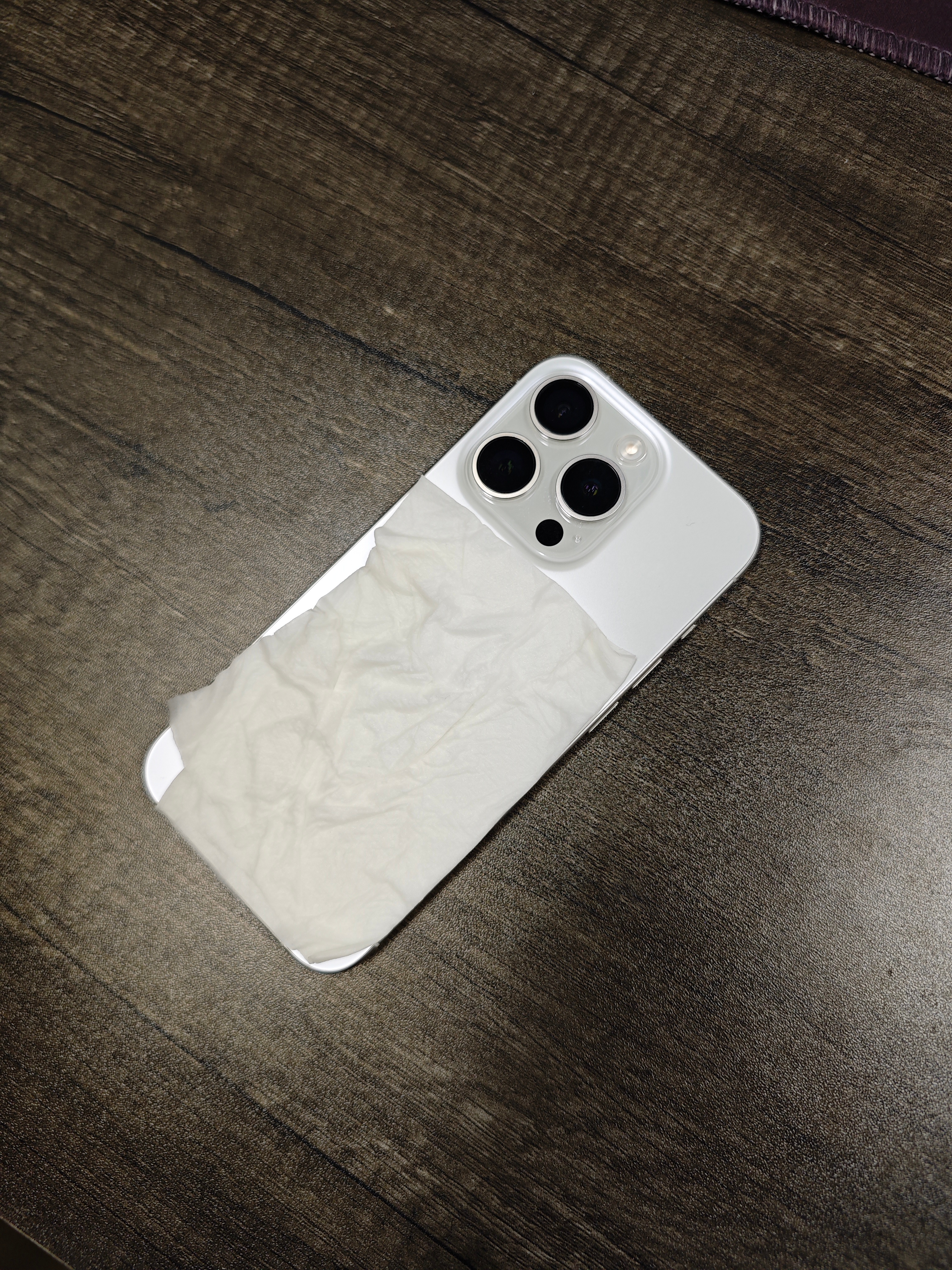 用iPhone15 Pro的还好吗？导视频充电拍照这些用着发烫不了[笑而不语] 