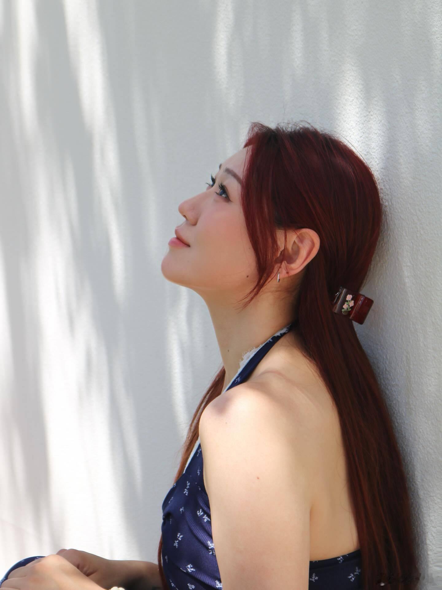 女排栗垚“失踪人口”回归，好久没更新的栗垚昨天又放出靓照数张 ​​​