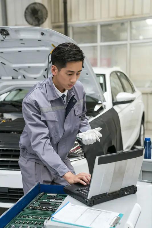 大学生“回炉”读技校正从个别现象演变为就业新趋势，其背后是就业市场对“学历+技能