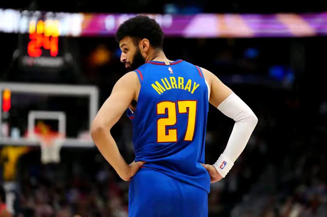 掘金大合同太多了，还没有和穆雷达成续约，会选择进行交易吗？
第一，掘金约老师50