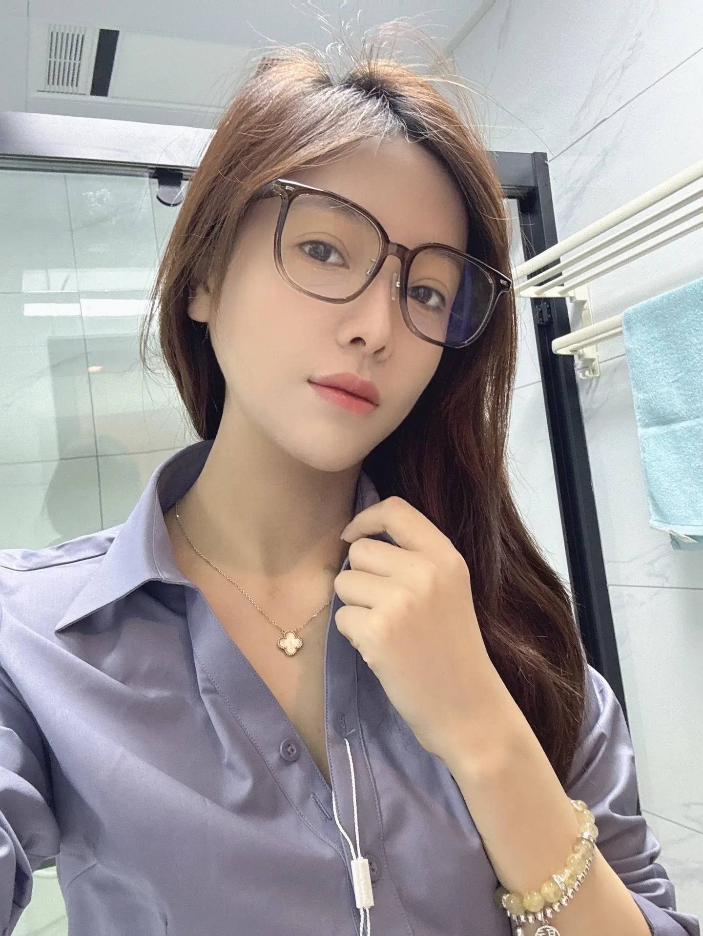 知道我为什么喜欢做职场吗。因为我想接触干净正气的人和圈子。我太过真诚...