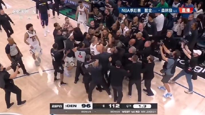 掘金vs森林狼这场比赛中极具争议性的一幕。最后约基奇被裁判直接罚下了场，大家觉得