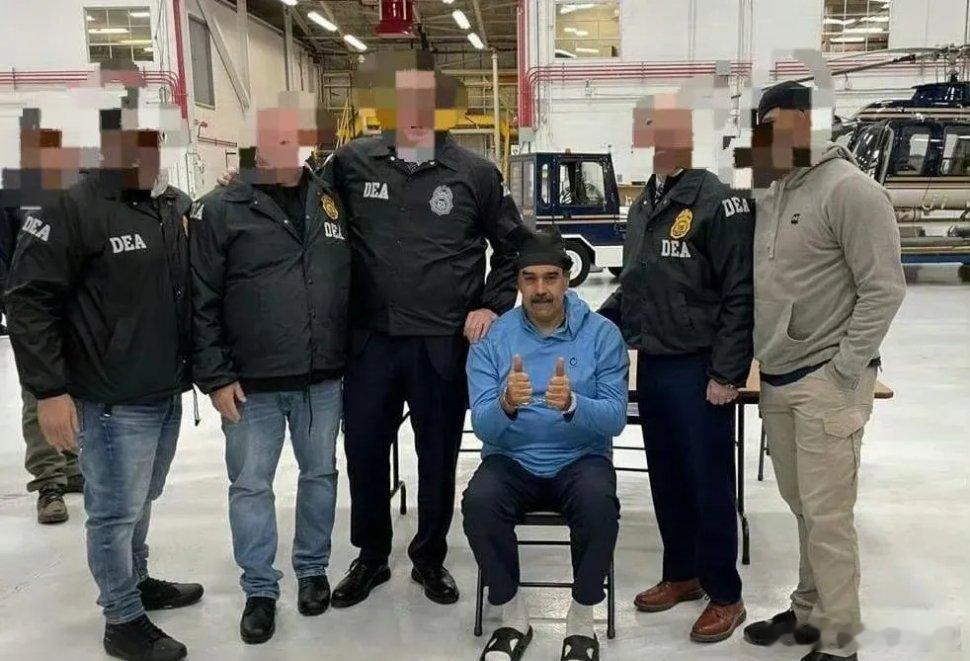 美军跨国绑架马杜罗只花了5分钟美国通过委内瑞拉内奸，绑架了总统马杜罗夫妇，这就告