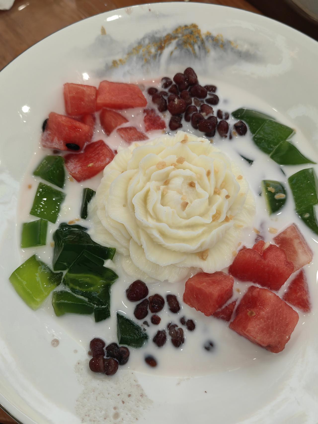 晒图笔记大赛告诉我今日是在哪里偶遇有，清晖园，今天都是去看人的，人山人海，顺德美