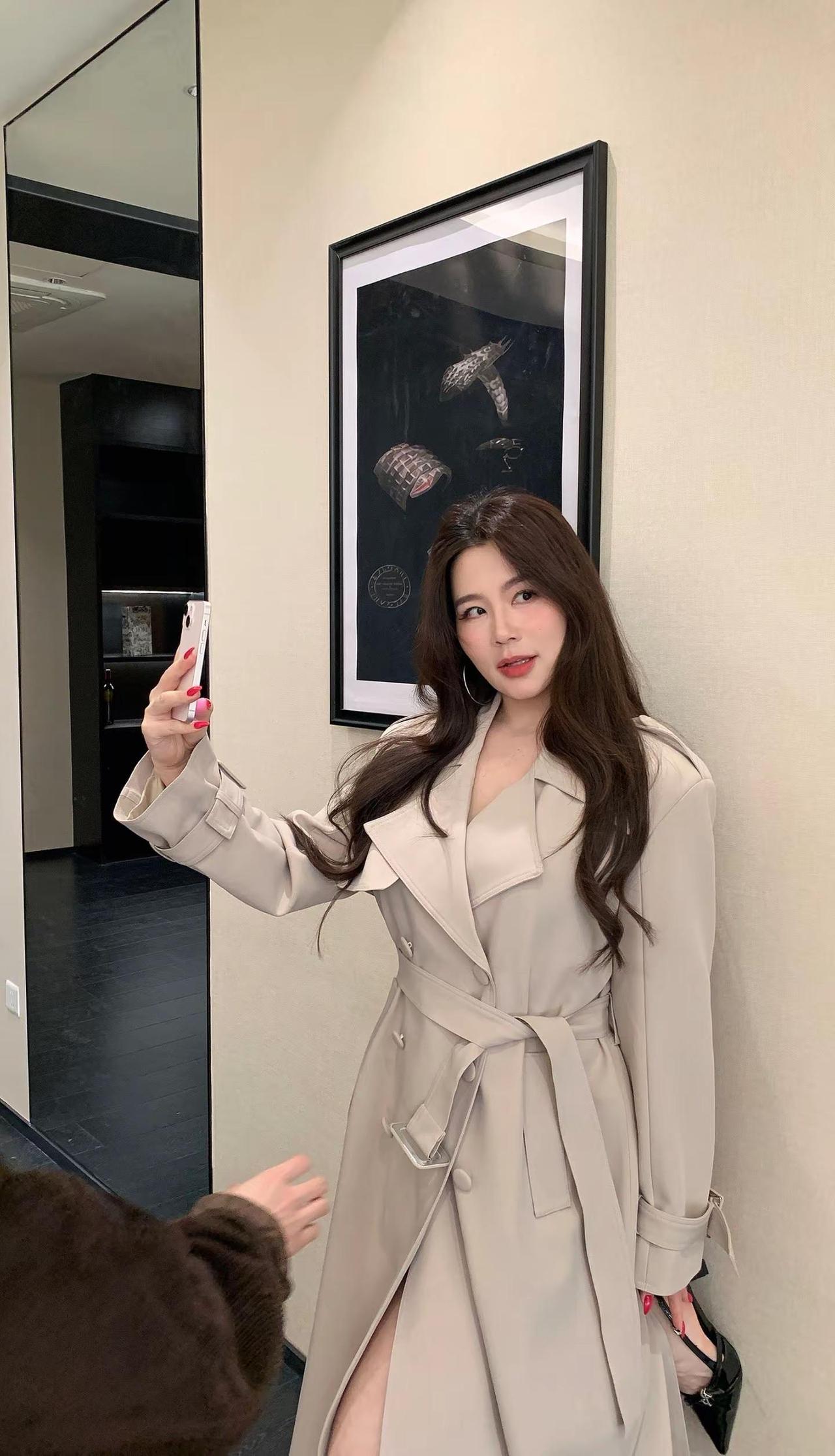 靠别人哪有靠自己有底气。今日穿搭look