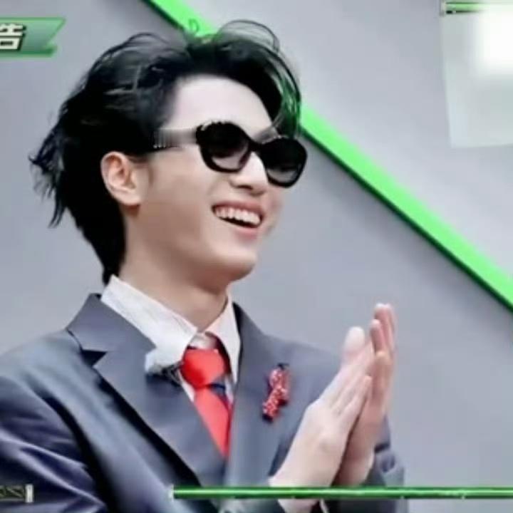 黄子弘凡说看到严浩翔舞台以为总决赛了🌟被多位说唱前辈高度称赞，严浩翔用舞台征服