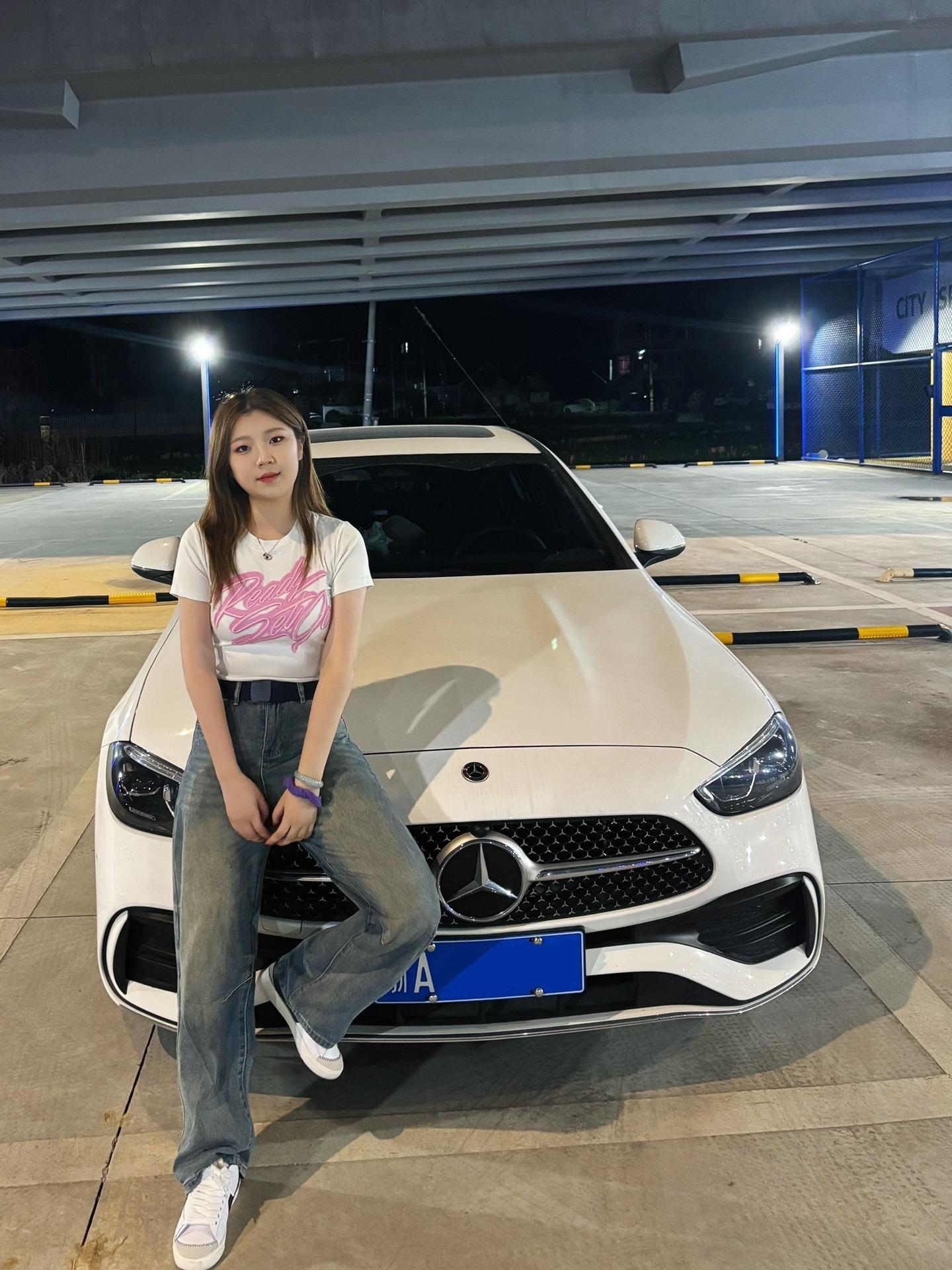 能做开车的女汉子 也能做副驾驶的小公主.