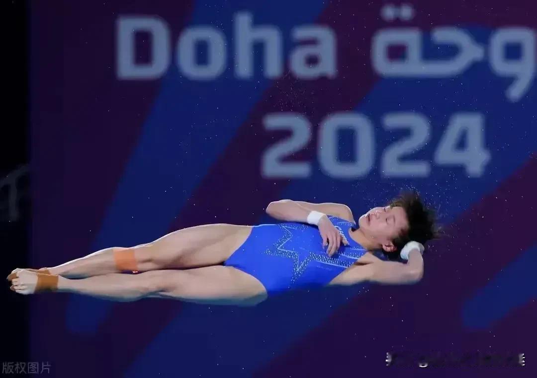 世锦赛女子10米跳台决赛第二跳
全红婵：91.20分
陈芋汐：86.40分
前两
