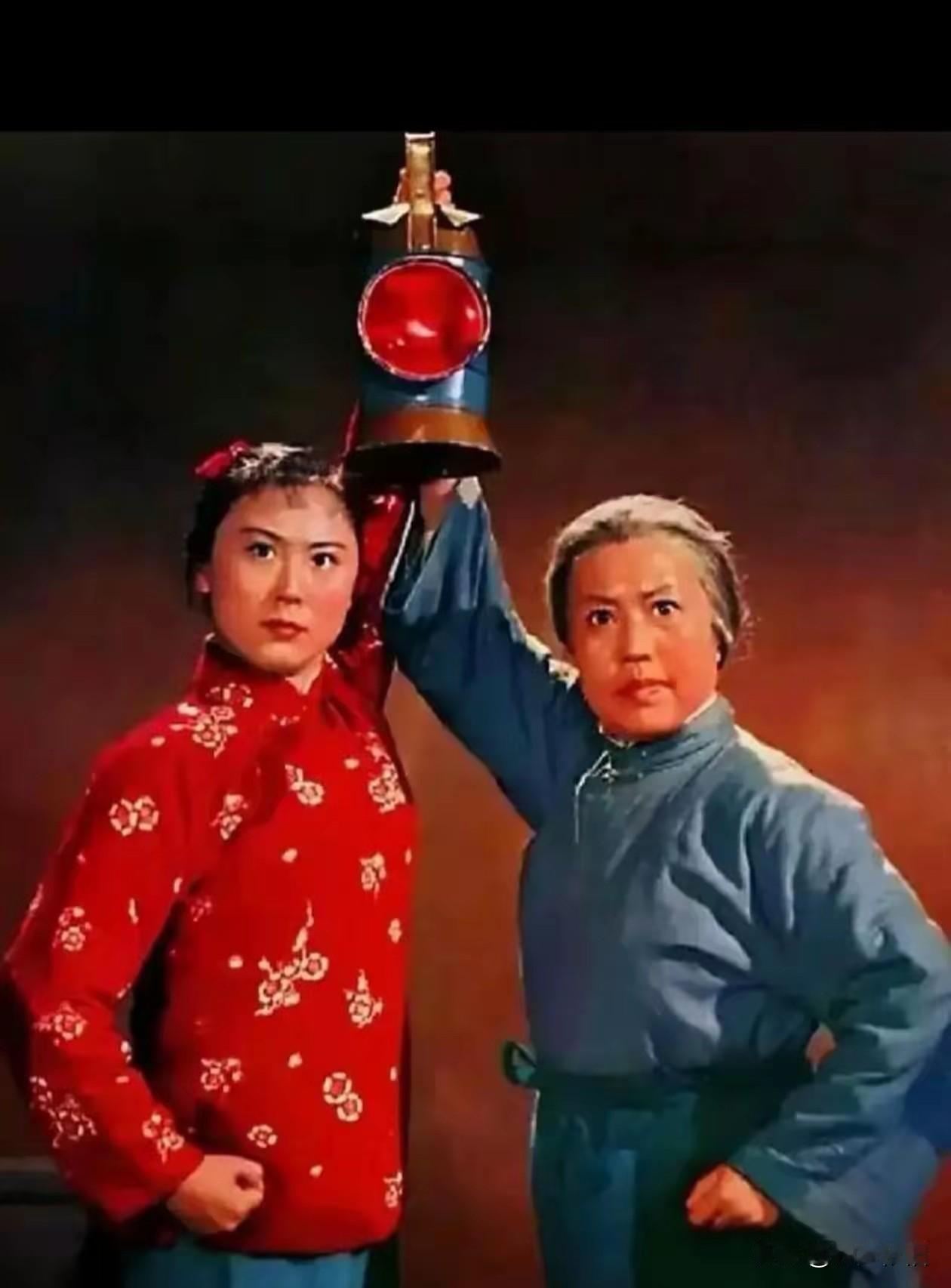 能说她俩名字的肯定要六十岁以上。