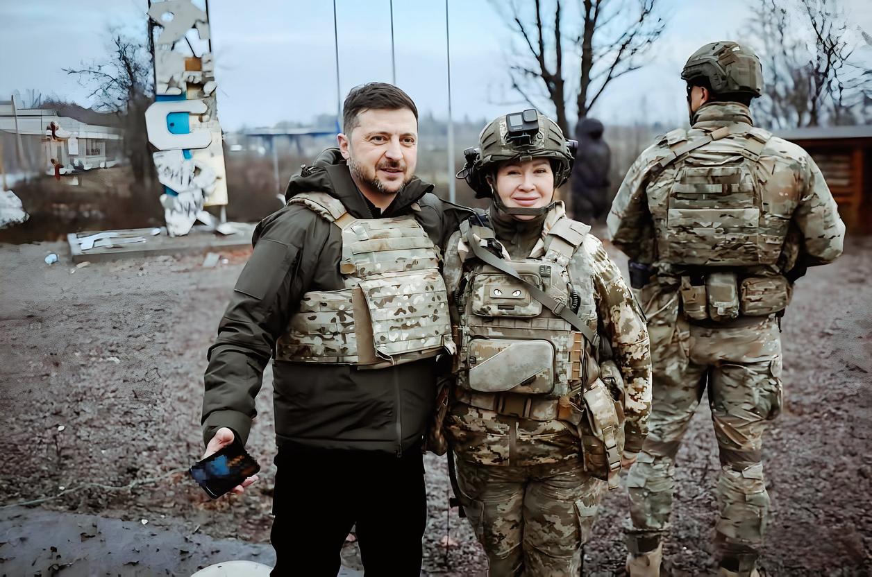 泽连斯基能带领乌克兰取得胜利吗？最近泽连斯基挺可怜的，一直被逼宫，他开始担心局势