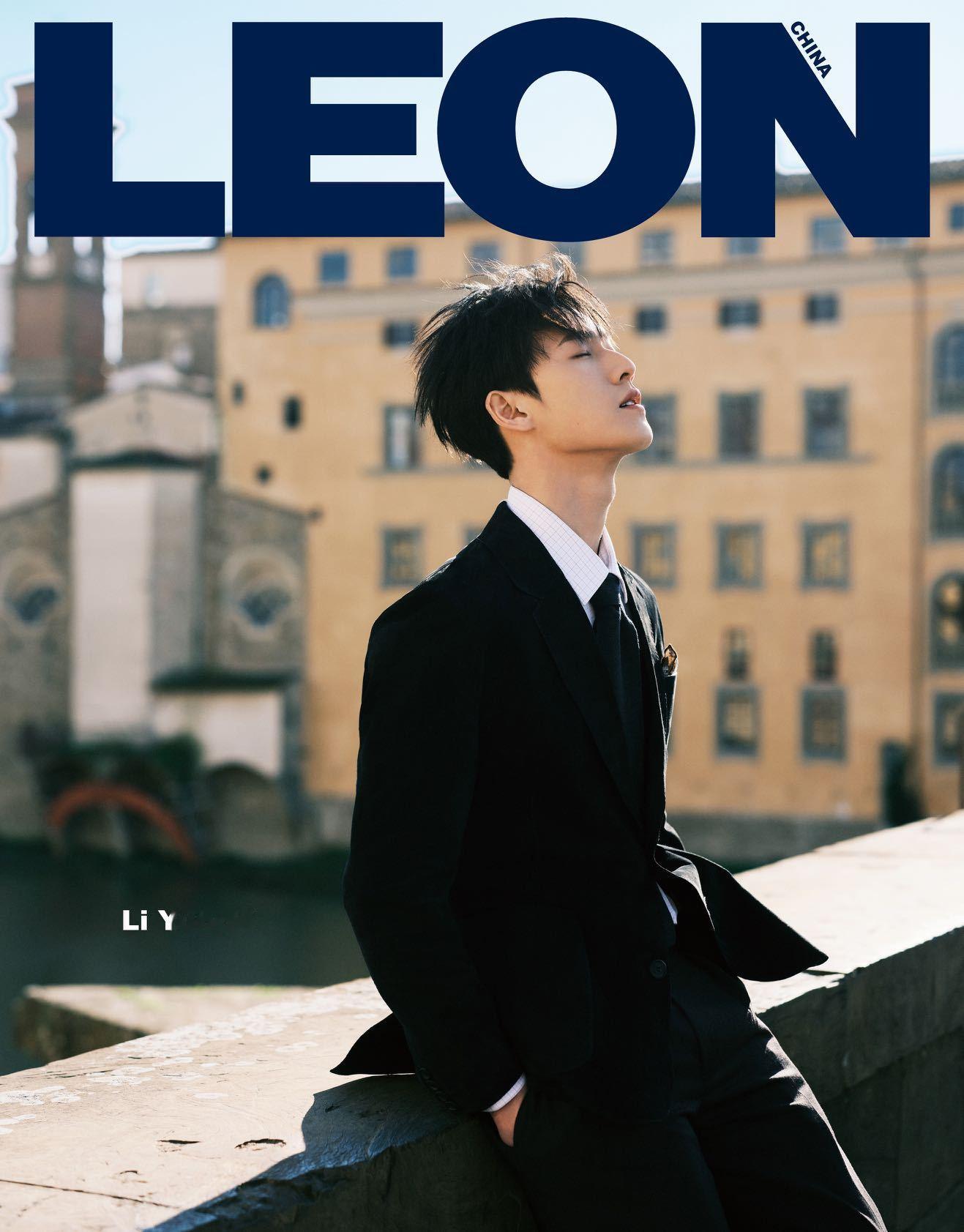 #李昀锐的意式浪漫#李昀锐侧颜绝鲨，下颌线比人生规划还清晰，漫步在意式浪漫的街角