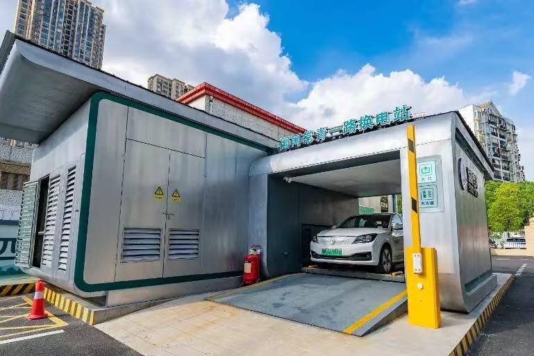 风向变了！以美国为首的多国认为：中国已经在换电等关键领域崛起。大洋彼岸的美国，以