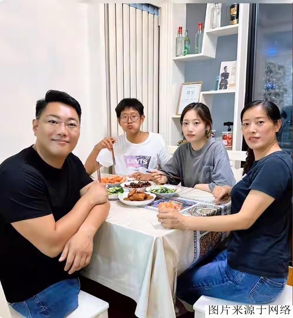 陈州身残心不残，能够从挫折中寻找到真我的世界，足以证明他内心极其强大，意志极其坚