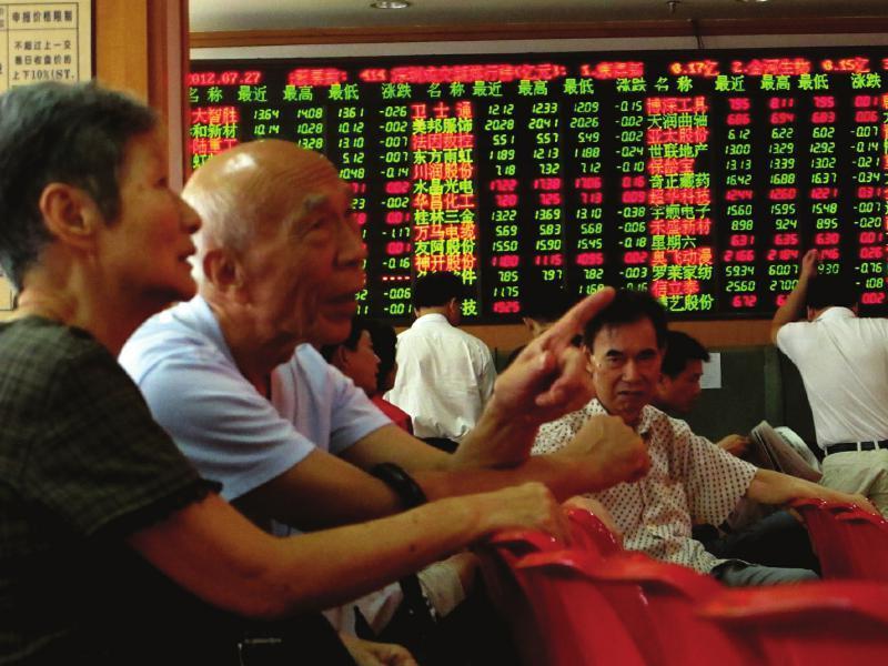 那么，今年买什么？
有股友说，去年如果你用100万元买了铝，现在就赚了47万。