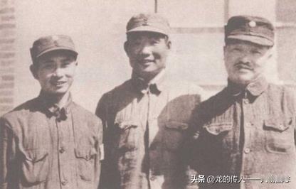 贺龙(右一)与陕廿宁晋绥联防军副司令员萧劲光、参谋长张经武在一起。