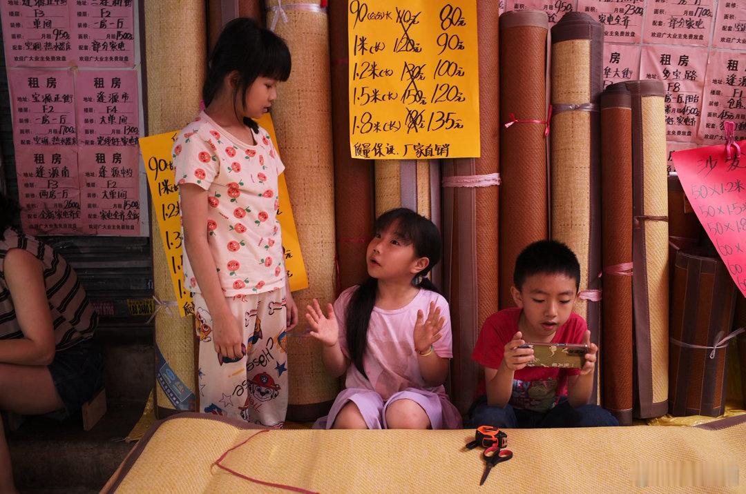 平凡扫街的每一天，这一站广州逢源路的遇见素人街拍我的日常plog扫街记录生活点滴