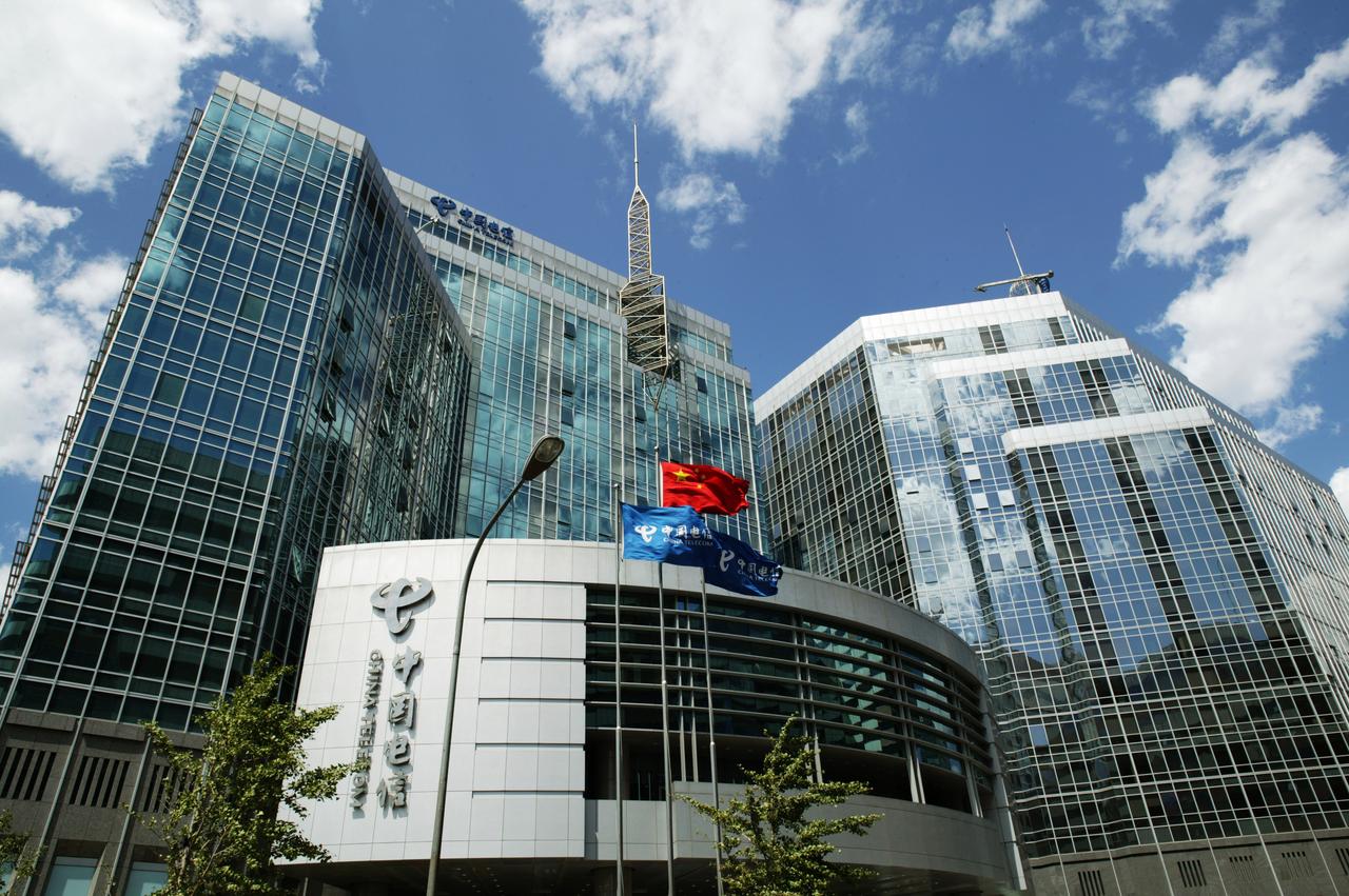 中国电信集团一部门主任职务变为副主任，不懂的人会吓一跳！其实没啥。
近日，中国电