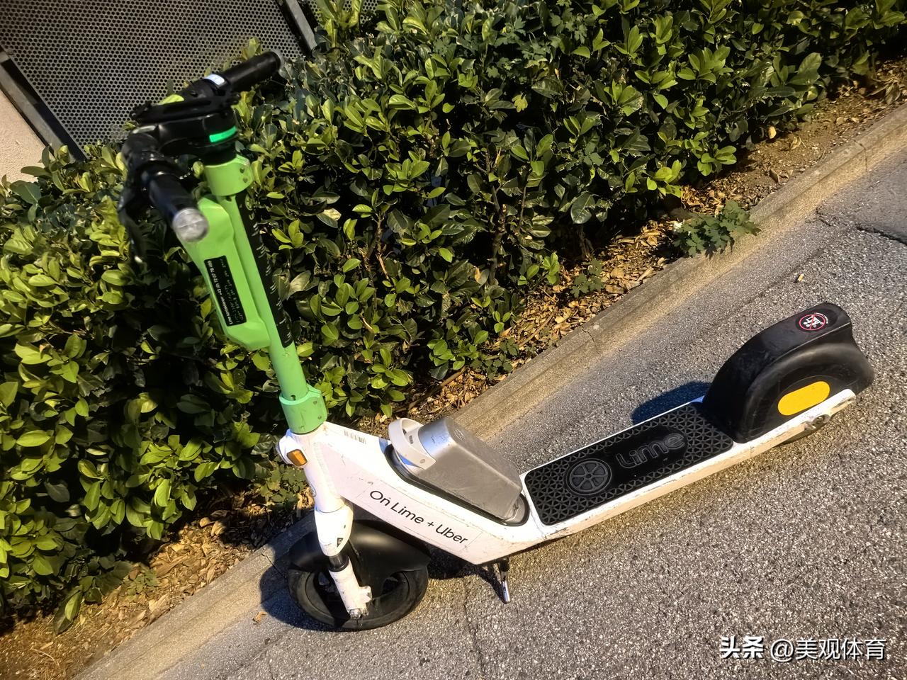 林茨街头的共享单车和脚踏车