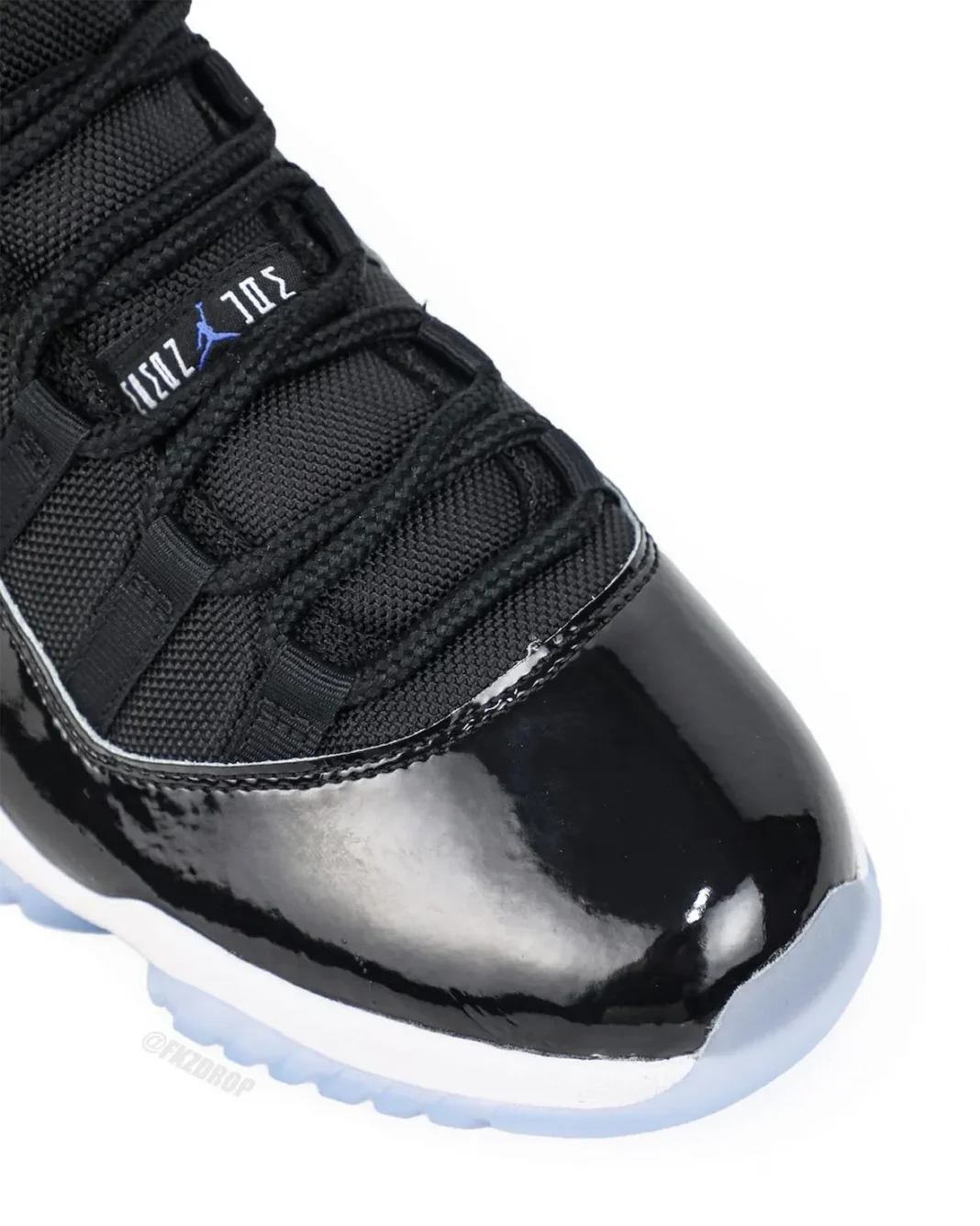 Air Jordan 11 “Space Jam” 复刻的实物图放出，感觉做工挺