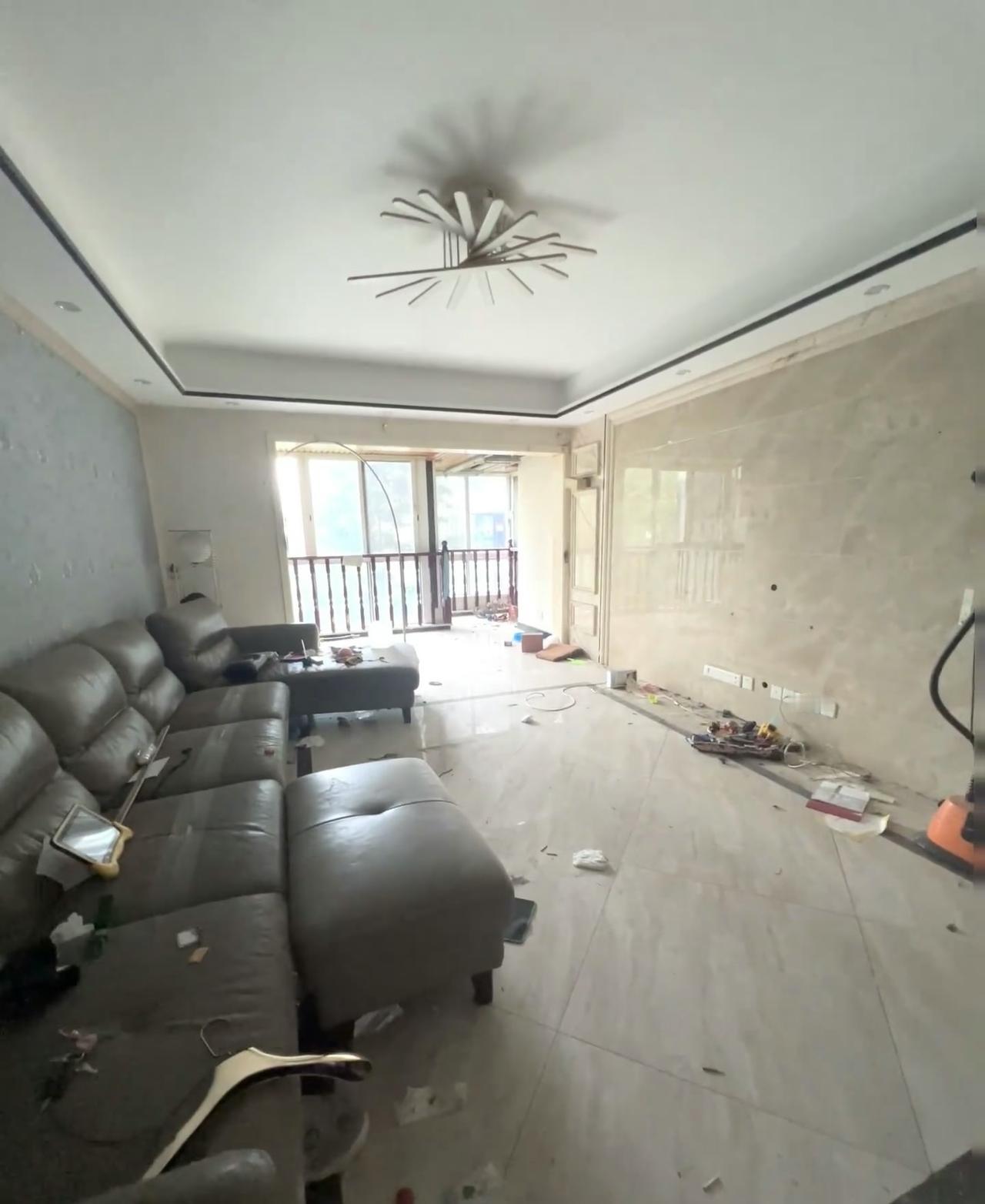 婆婆为给小叔子买房，跟我们要20万买断养老，钱给了结果小叔子法拍房踩坑，钱房两空