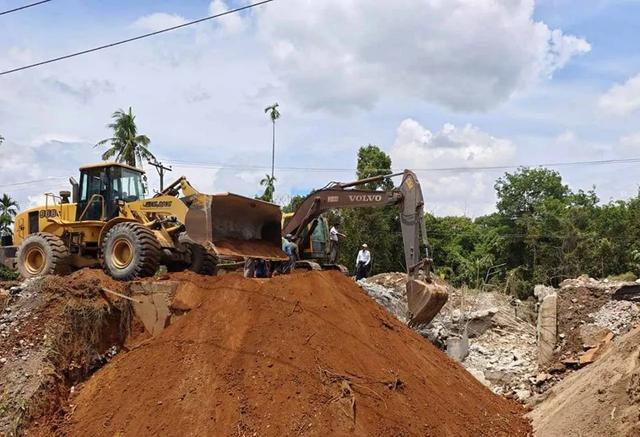 缅甸仰光至毛淡棉公路上的重要桥梁再遭袭击，货车无法通行