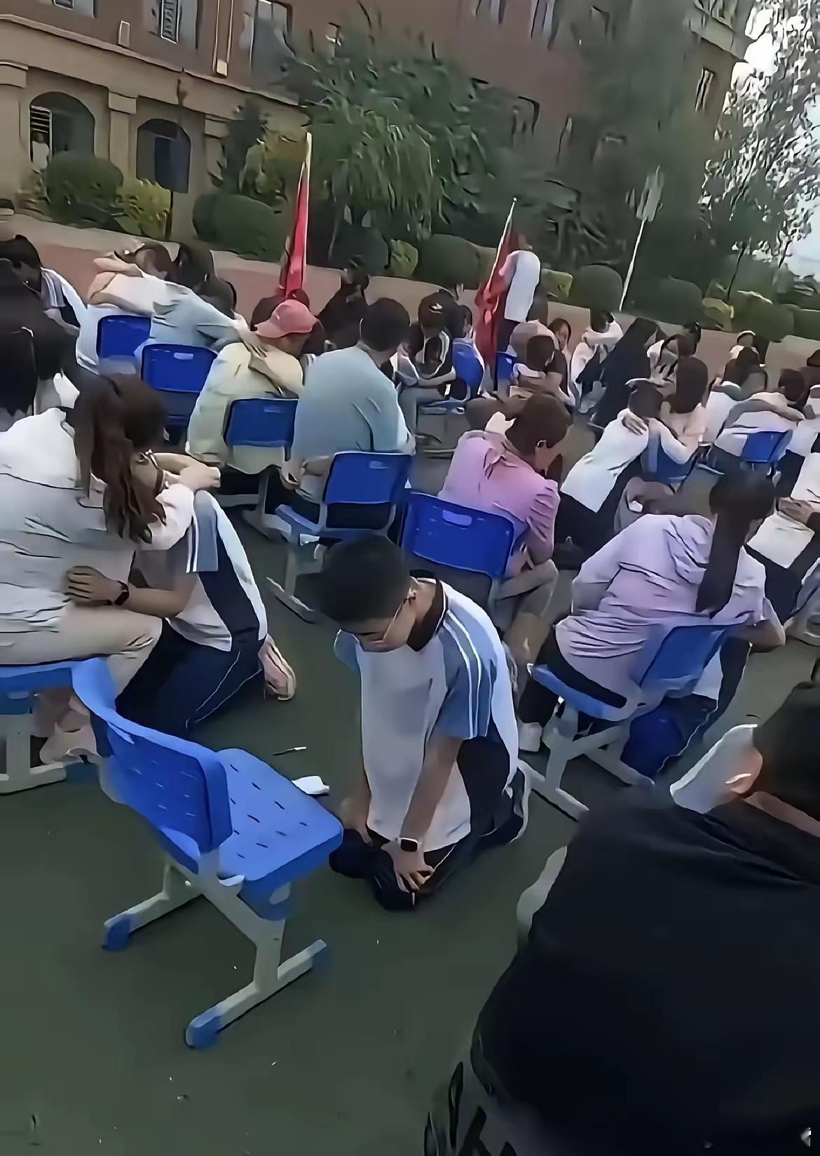 家长看到这一幕会后悔不来么 