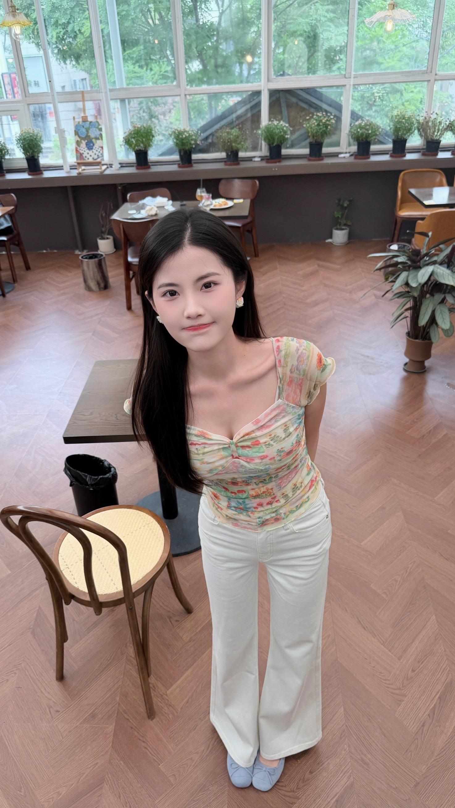 刺猬小姐 去做你觉得轻松开心的事情吧 人生那么长 祝你明媚自由 步履生花