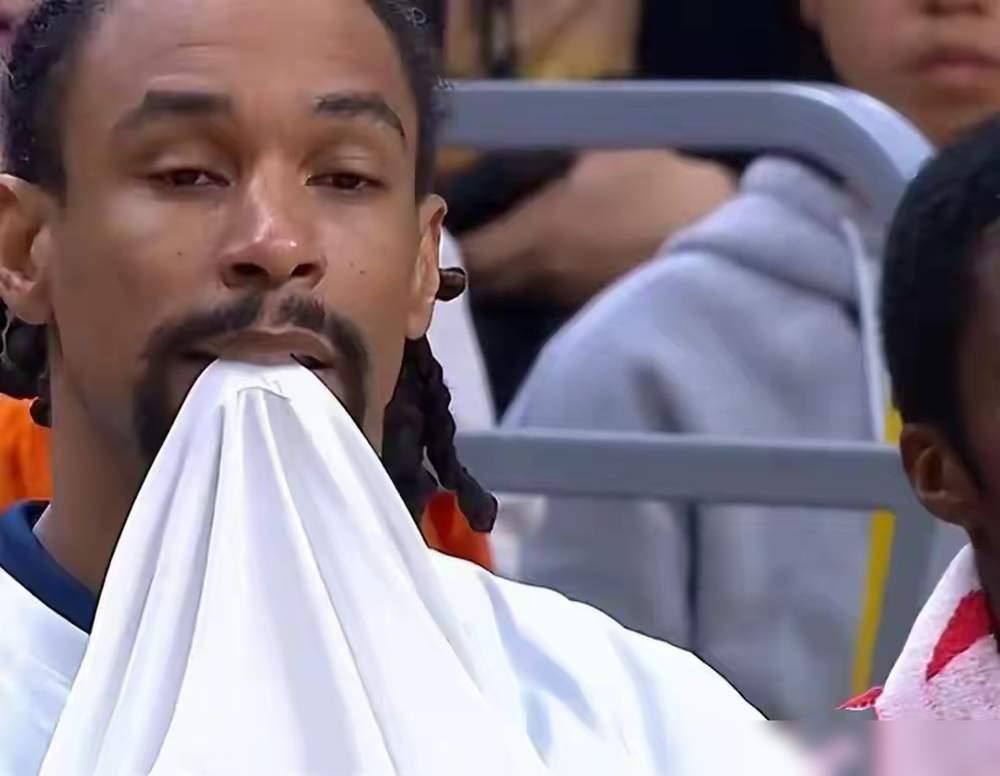 萨林杰已经让广东球迷没有了耐心？很多广东球迷希望裁掉萨林杰，表示他在北控时就是这