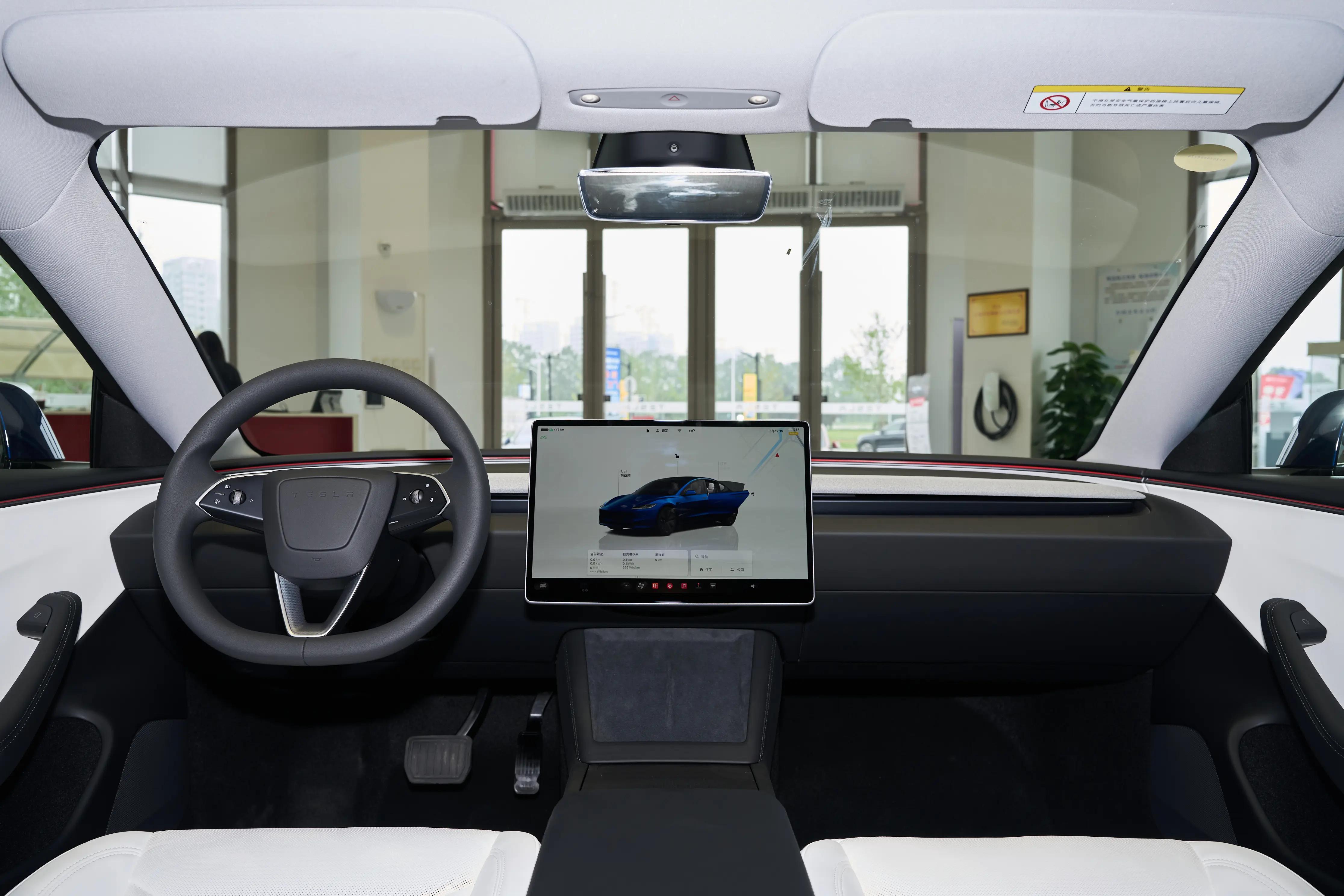 陈震回应Model3和SU7哪个更好开驾驶感受，见仁见智；但论内饰，Model 