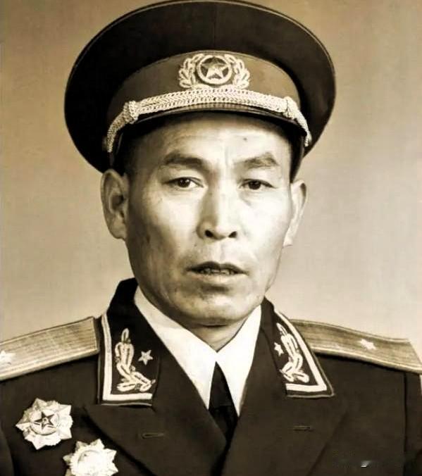 黎锡福（1909—1976），湖北红安人，开国少将。1928年参加红军并入党。最