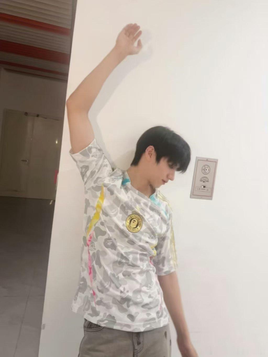 朱志鑫课间休息live 朱志鑫疑似被上课逼疯 朱志鑫课间休息live🈶 