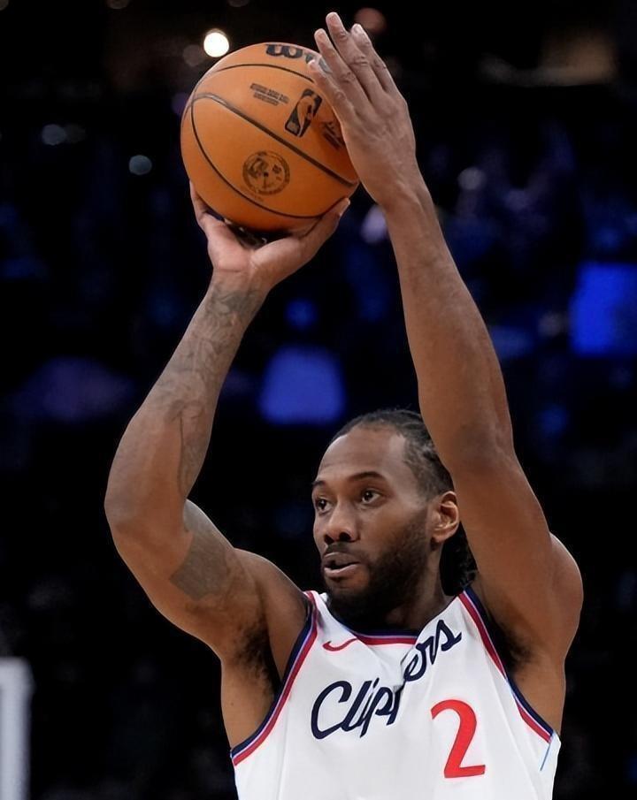 当快船被勇士击沉无缘季后赛，老板史蒂夫·鲍尔默只有一种选择：重建。
鲍尔默虽然是